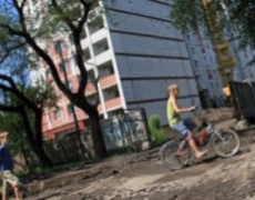 Самострой / В Благовещенске после долгих месяцев простоя наконец-то возобновилось строительство жилого дома по улице Комсомольской, 49. Пра